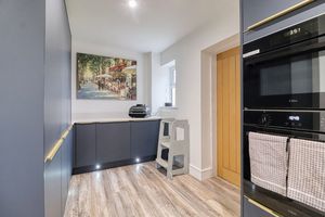 Kitchen- click for photo gallery